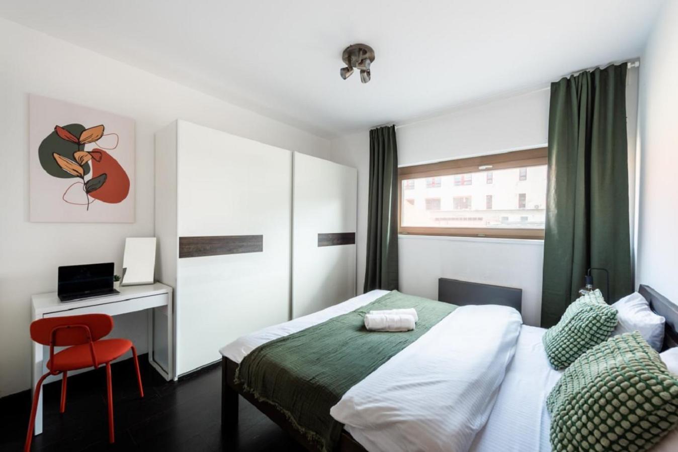 Apartments With Large Balcony, Parking Prague Exterior photo
