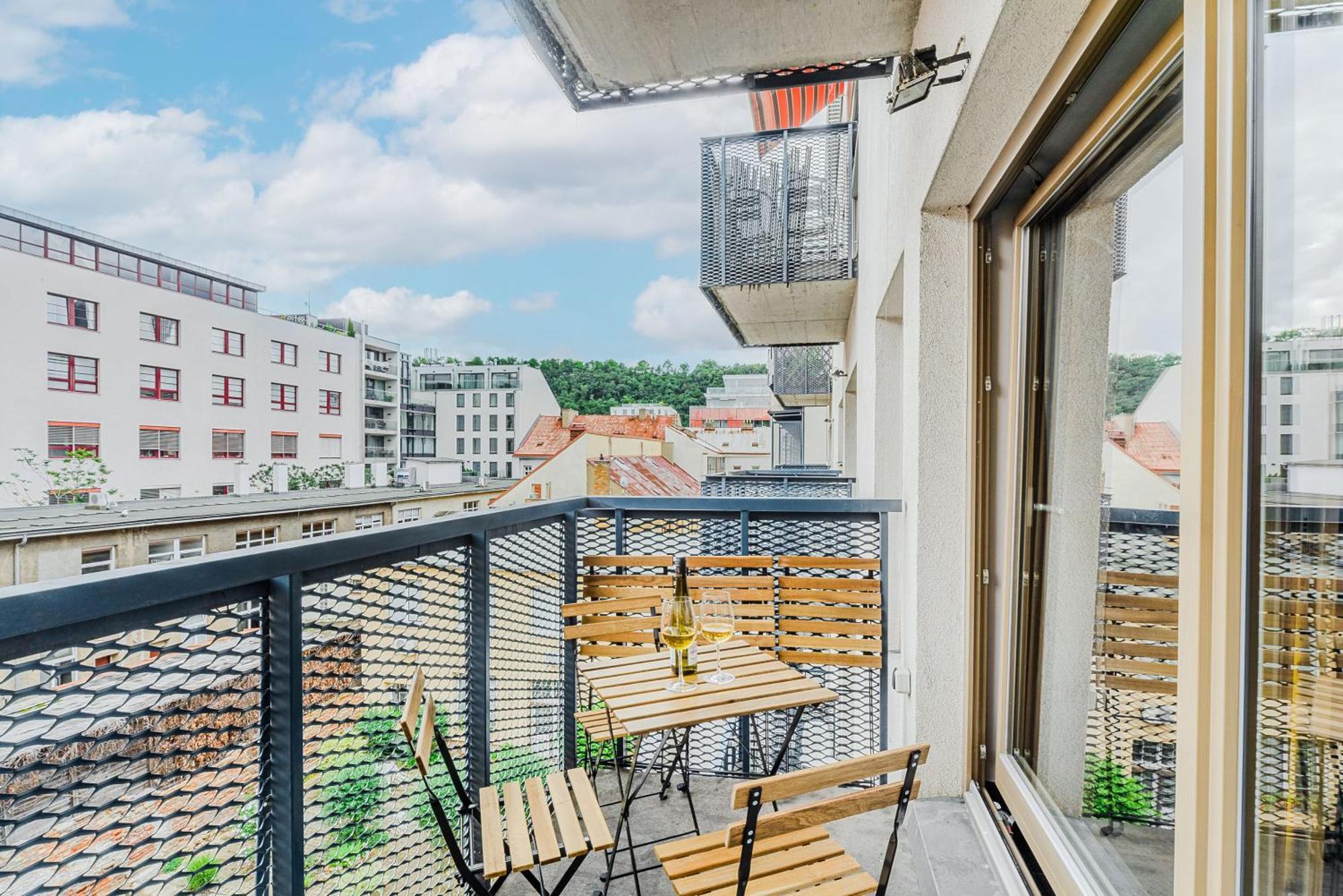 Apartments With Large Balcony, Parking Prague Exterior photo